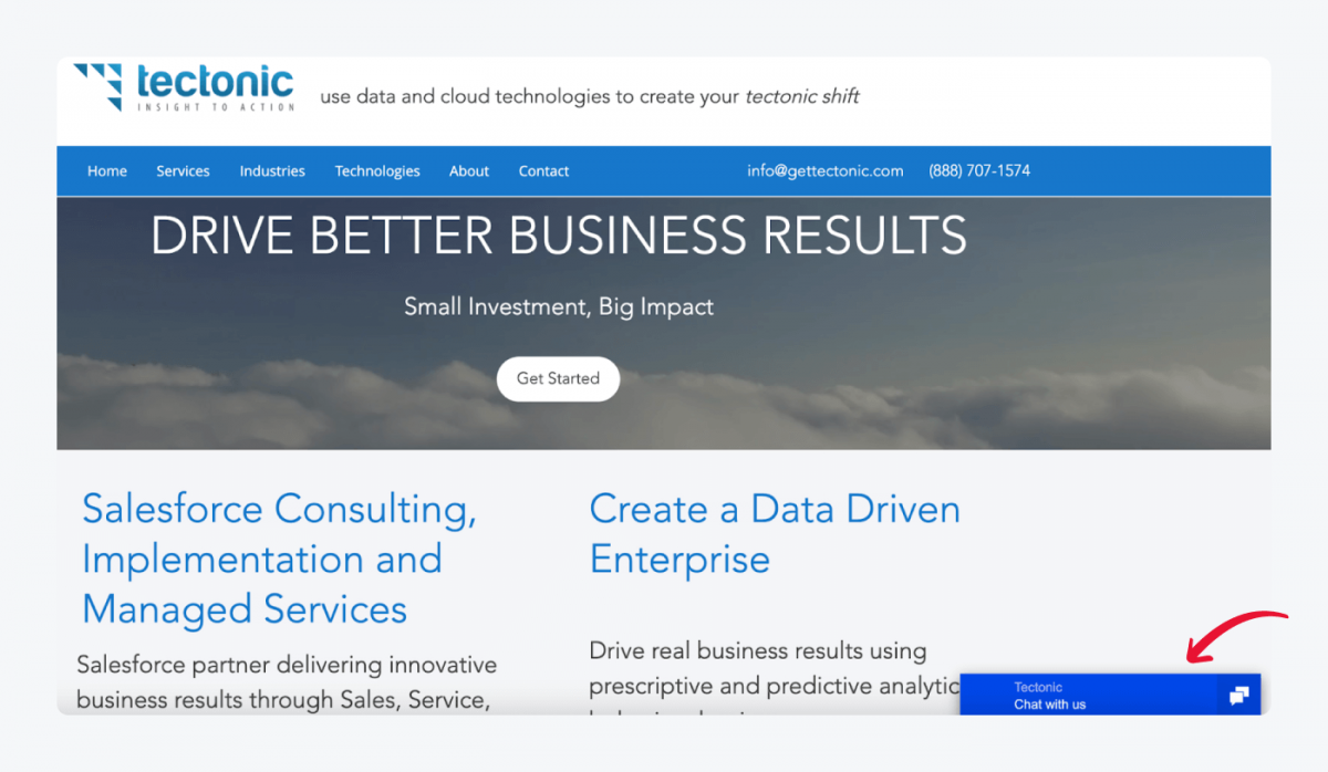 Tectonic's homepage with a live chat bar in the right bottom corner of the screen